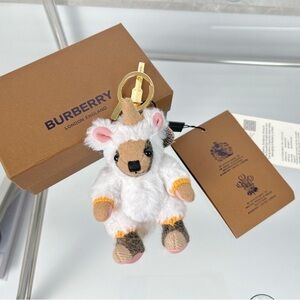 Cute Burberry keychain❤️❤️